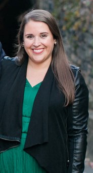 Lindsay Headshot
